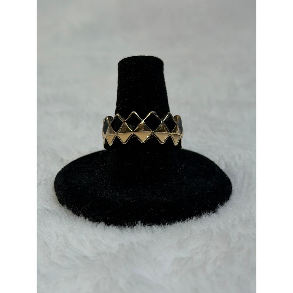Black & Cream Enamel Chevron Ring – Gold Tone sz 8